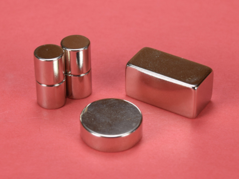 High temperature grade neodymium magnets