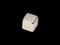 Cube magnet for building magnetic art sculptures