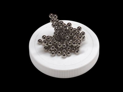 Magnetic stacking desk sculpture steel ball bearings