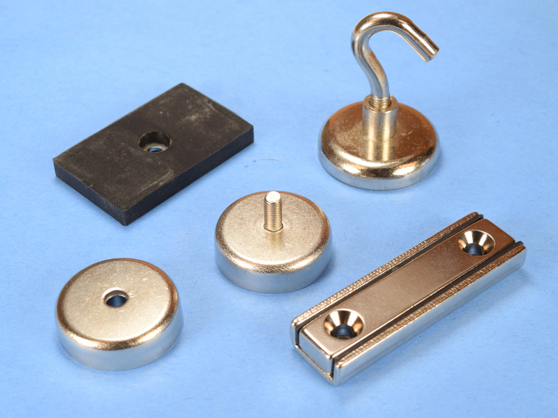 Neodymium mounting magnets for custom magnet fishing assembly
