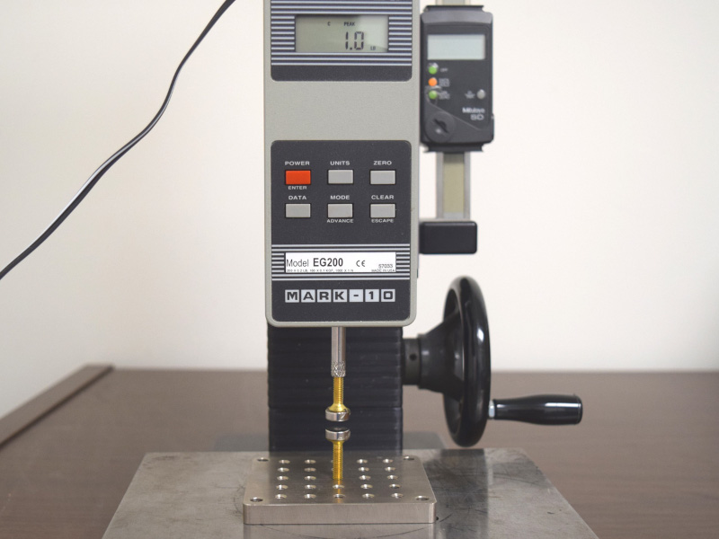 Testing pull force case 3 of disc magnets distance shot