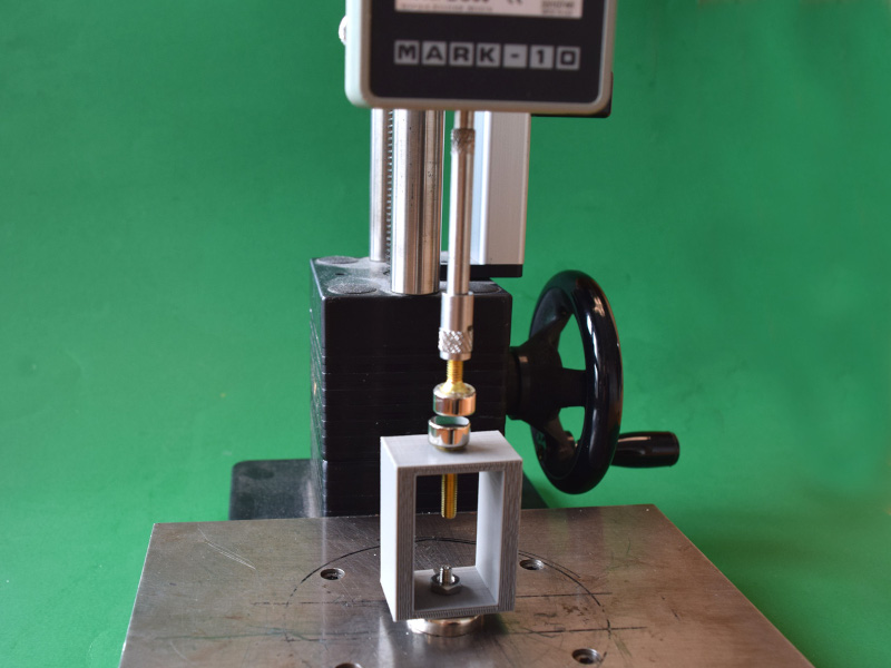 Testing repulsion force case 4 of disc magnets distance shot