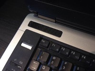 laptop electronic with magnets