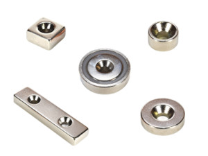 Countersunk magnet closures