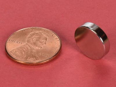 1-2-x-1-8-inch-neodymium-rare-earth-diametric-disc-magnet-n42-pn-d82dia