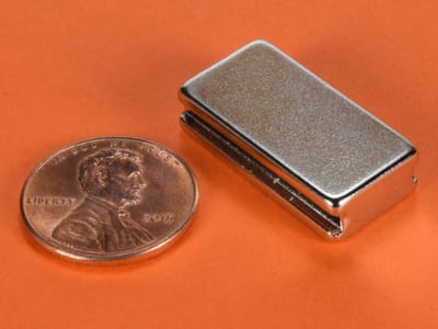 1-2-x-1-x-1-4-inch-neodymium-rare-earth-stepped-block-magnet-n42-pn-sb8x04-in
