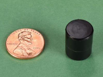 1-2-x-5-8-inch-neodymium-rare-earth-plastic-coated-cylinder-magnet-n42-pn-d8apc-blk