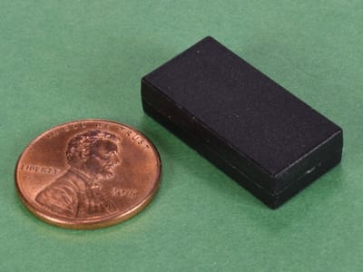 1-x-1-2-x-1-4-inch-neodymium-rare-earth-plastic-coated-block-magnet-n42-pn-bx084pc-blk